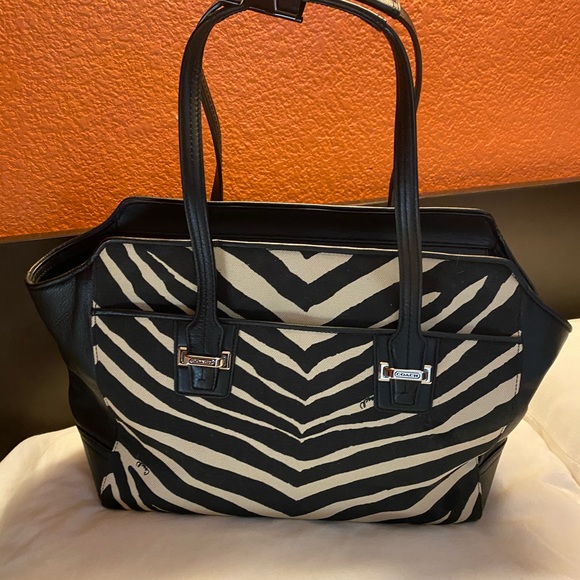 Coach limited edition bag - Picture 2 of 5